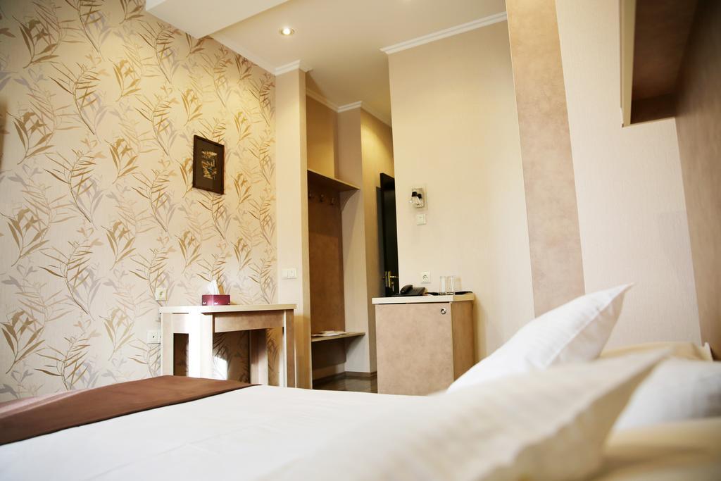 טביליסי Rondo Hotel חדר תמונה