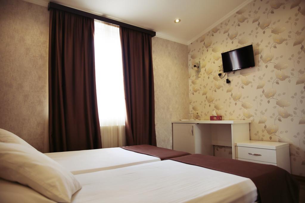 טביליסי Rondo Hotel חדר תמונה