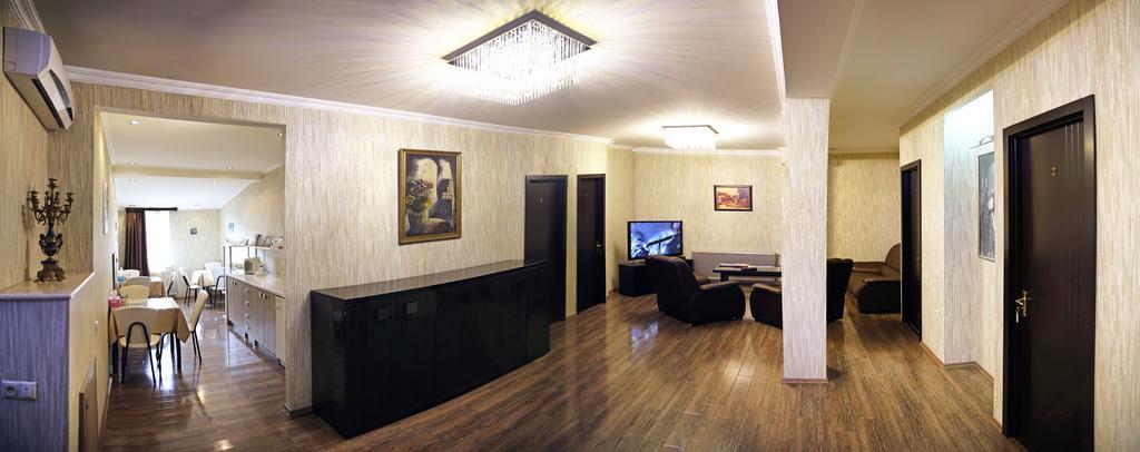 טביליסי Rondo Hotel מראה חיצוני תמונה
